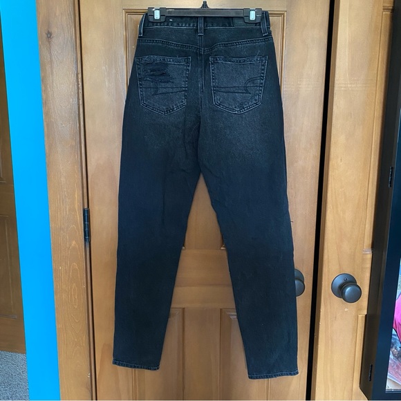 American Eagle Mom Jean - Picture 2 of 9